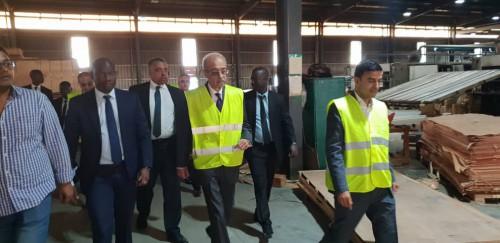 Le Premier ministre égyptien à la zone de Nkok
