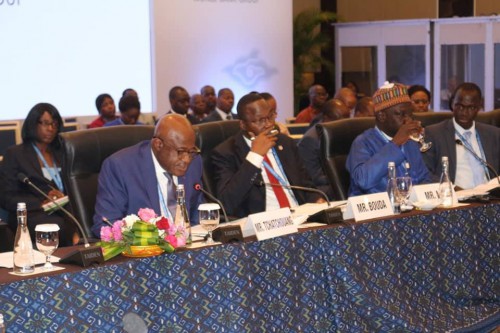 Le Mauritanien Mohamed-Lemine Raghani et le Camerounais Jean-Claude Tchatchouang, respectivement nouveaux administrateurs du groupe Afrique II du FMI et de la Banque mondiale