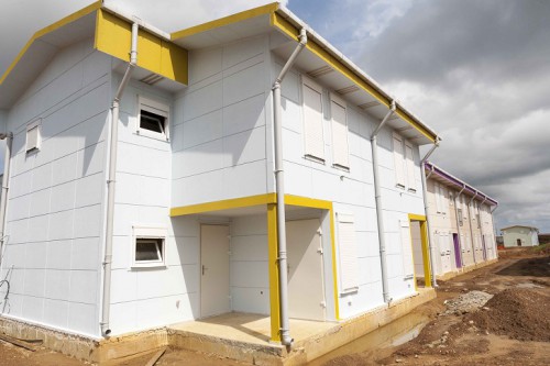 Le gouvernement lance la construction de 20 000 logements à Libreville