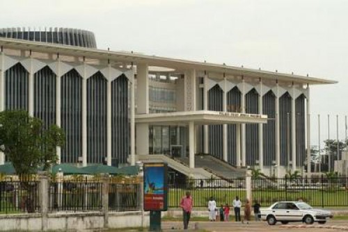 Le parlement gabonais examine le projet de loi sur la gestion des produits phytosanitaires