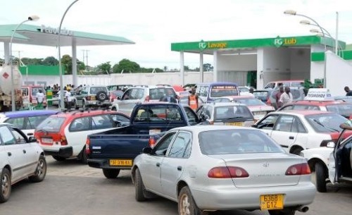 Après une hausse des prix des carburants de 30 % en trois ans, les transporteurs gabonais tirent la sonnette d’alarme 