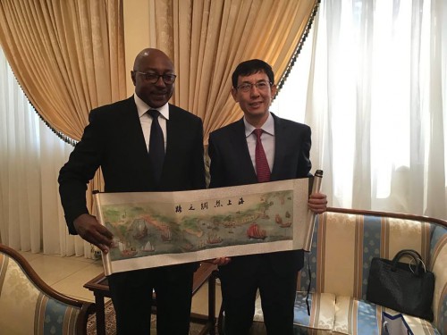 China Harbour Engineering Company et le ministre des infrastructures échangent sur le développement des projets en cours au Gabon