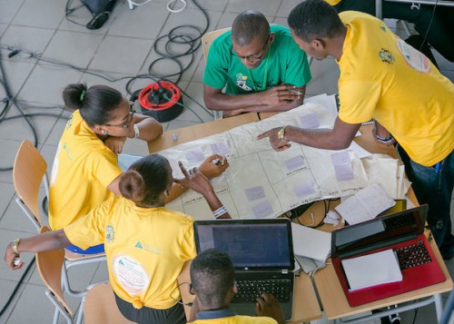 Le ministère de l&#039;Economie numérique s’engage à soutenir neuf porteurs de projets de l’incubateur JA Gabon