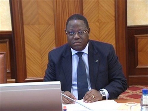 Emmanuel Issozet Ngondet rend hommage à son prédécesseur et annonce un nouveau gouvernement pour le 2 octobre