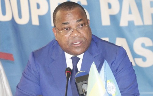 Julien Nkoghe Bekale : « Le gouvernement sanctionnera ceux qui s’écarteront des principes de bonne gouvernance »