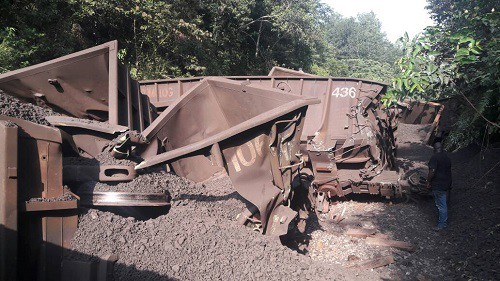 Après le déraillement d’un train de minerai de la Comilog, le gouvernement attend la modernisation des équipements