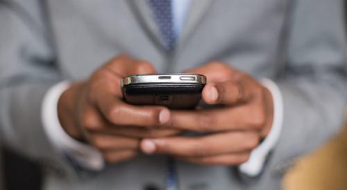 Le nombre d’abonnés au téléphone mobile en légère baisse