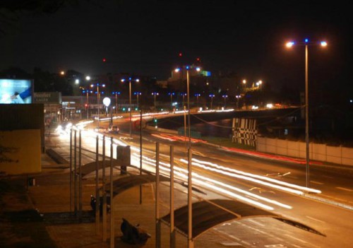 Ali Bongo Ondimba lance la réhabilitation du réseau d’éclairage de la ville de Libreville