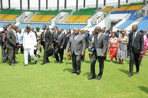 Ali Bongo Ondimba a procédé à l’inauguration des complexes sportifs d’Oyem et de Port-Gentil
