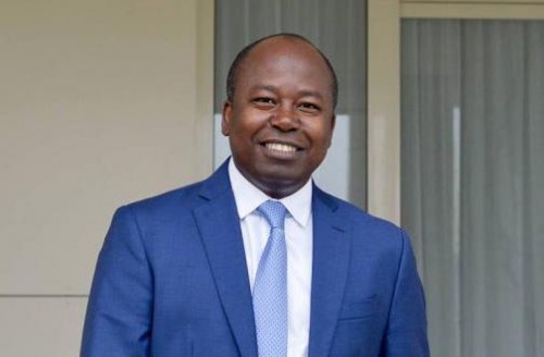 Alain Claude Bilie Bi Nze : « Les accusations de Mays Mouissi trahissent une méconnaissance de la sociologie gabonaise »