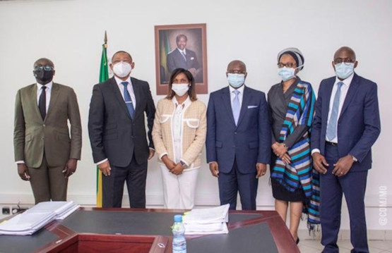 29060 letat et la socit des autoroutes du gabon signent lavenant modifiant la transgabonaise sya 