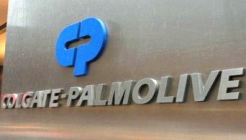Colgate Palmolive découvre la présence d’un stock de 12 000 savons contrefaits à Libreville