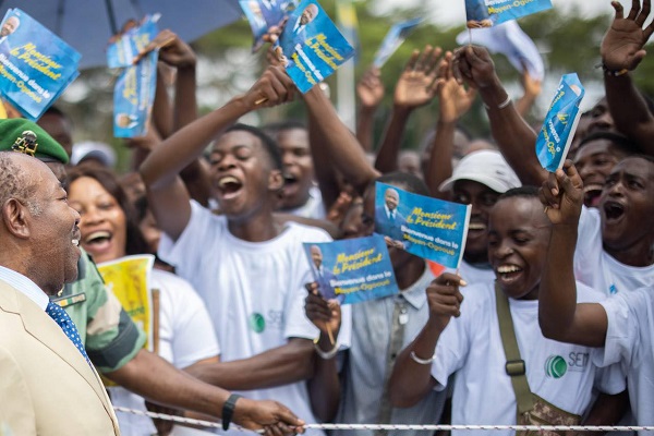 À Lambaréné, Ali Bongo annonce la mise en place de la gratuité du transport en commun