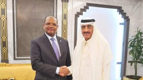 Fortunato-Ofa Mbo Nchama et le président de la BID, Bandar Al Hajjar