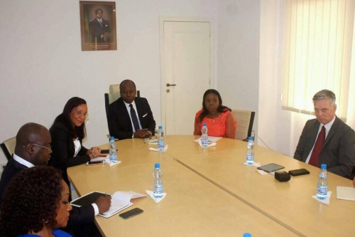 La société RED FLASH propose un projet d&#039;optimisation de la collecte des taxes au gouvernement gabonais