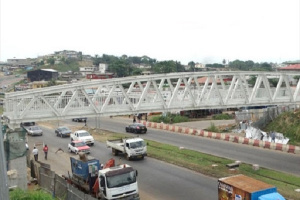 12 mois pour construire la passerelle pour piétons sur la voie express au niveau du lycée Léon Mba