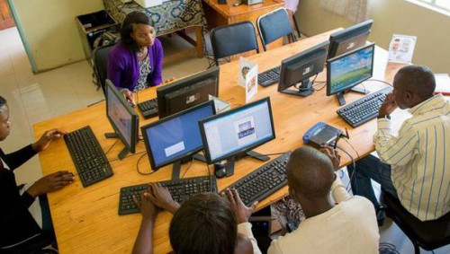 Le Gabon va se doter d’un centre de référence pour former ses enseignants aux technologies Microsoft
