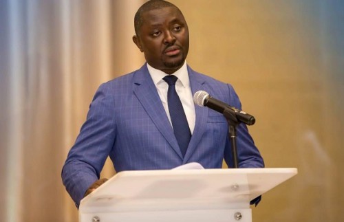 Le ministre Justin Ndoundangoye veut améliorer l’offre de transport au Gabon