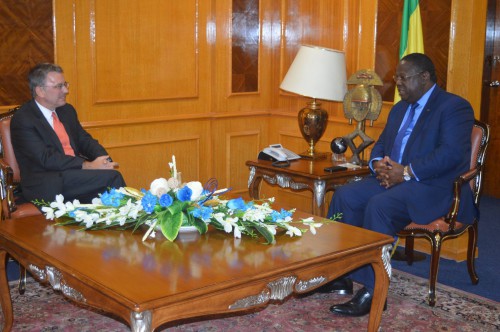 Le gouvernement veut voir les parts de marché des entreprises françaises grandir au Gabon