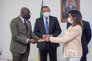 L’Etat et la Société des autoroutes du Gabon signent l’avenant n°1 modifiant des caractéristiques de la Transgabonaise