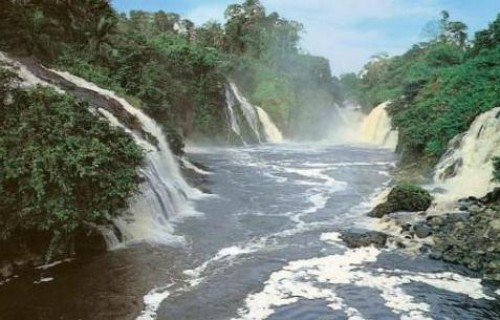 Les projets de construction des barrages hydroélectriques de Booué et Tsengue–Lélédi connaissent une avancée significative