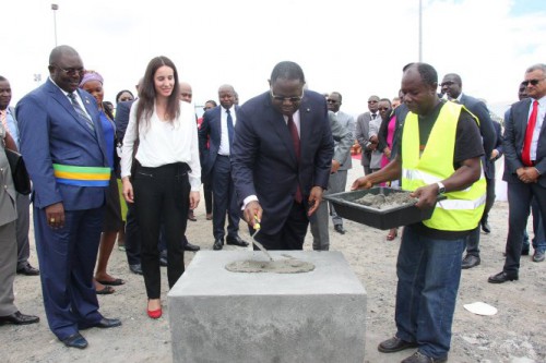 Emmanuel Issoze Ngondet lance les travaux de construction d&#039;une salle de cinéma et d&#039;animation culturelle à Port Gentil