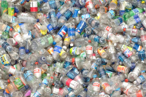 Depuis juin 2019, la Sobraga a collecté 62,7 millions de bouteilles plastiques, ce qui reste insignifiant