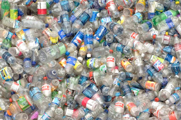 Depuis juin 2019, la Sobraga a collecté 62,7 millions de bouteilles plastiques, ce qui reste insignifiant