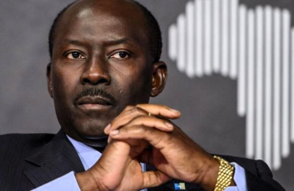 Gabon : Henri-Claude Oyima met en garde contre la prolifération des taxes parafiscales illégales