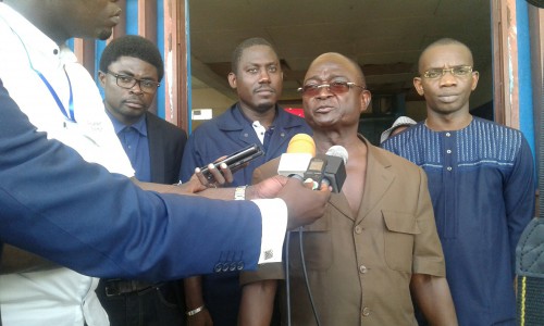 Le ministre d’Etat, Paul Biyoghé Mba et le Samu social gabonais à pied d’œuvre sur le terrain