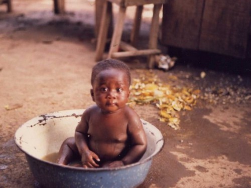 L’Unicef vient en aide aux enfants sans acte de naissance à Akanda