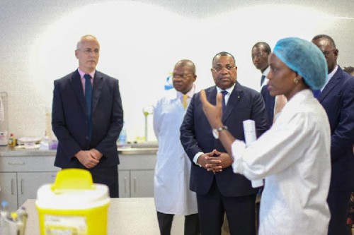 Le gouvernement gabonais préoccupé par les conditions de travail des personnels de santé 