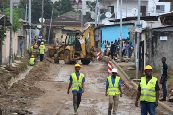 Le Gabon négocie un nouveau prêt de 33 milliards FCFA avec 2 banques pour la réhabilitation des voiries urbaines