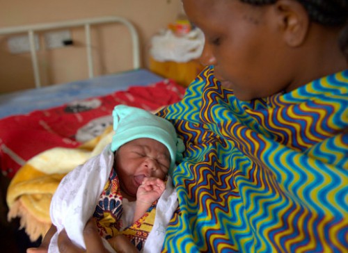 Des réactifs pour diagnostiquer 2000 enfants à l’Unité de virologie à Libreville