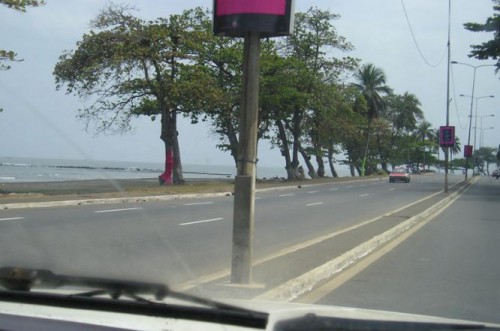 Eclairage de Libreville : des câbles souterrains remplacent les « cordes à linges »
