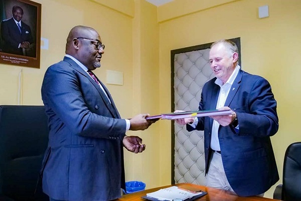 La Société de patrimoine et Reminac s’accordent pour fournir 30 MW d’électricité à la mine de fer de Baniaka