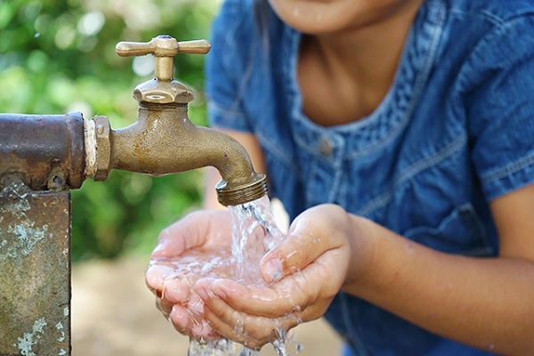 Grâce à un prêt de la Bad de 49,5 milliards de FCFA, le Gabon va permettre à 400 000 ménages d’avoir accès à l’eau potable