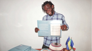 Eddy Heindrickx, le Gabonais qui transforme d’anciens matériaux recyclés en vases, corbeilles et lampes