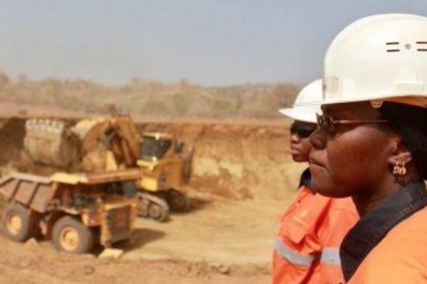 Gabon égalité : les femmes incitées à postuler dans le secteur minier gabonais dominé par des hommes