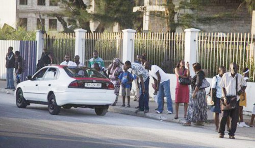 La mairie de Libreville somme les conducteurs de taxis de payer leurs taxes
