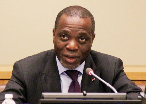 Noël Nelson Messone représente la Gabon à la Conférence ministérielle de Marrakech sur l&#039;immigration et le développement