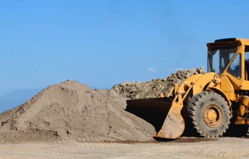 MCE-BTP exploite un nouveau gisement de sable à Ntoum