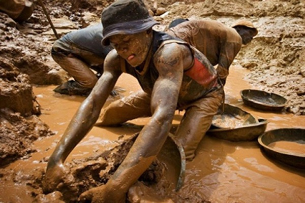 Or, diamant, sable, gravier… : le Gabon veut sortir les artisans miniers de l’informel