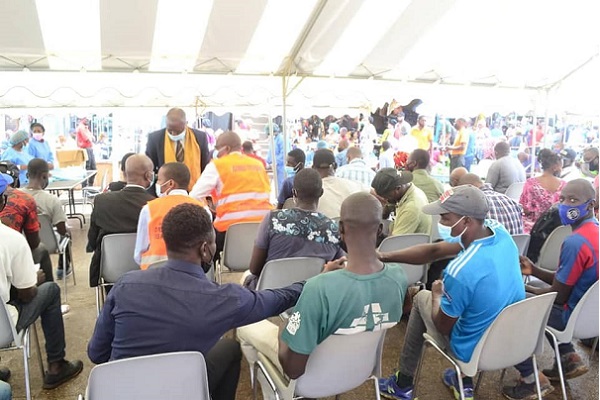 Lutte contre le Covid-19 : le Gabon déploie la vaccination dans les marchés de Libreville