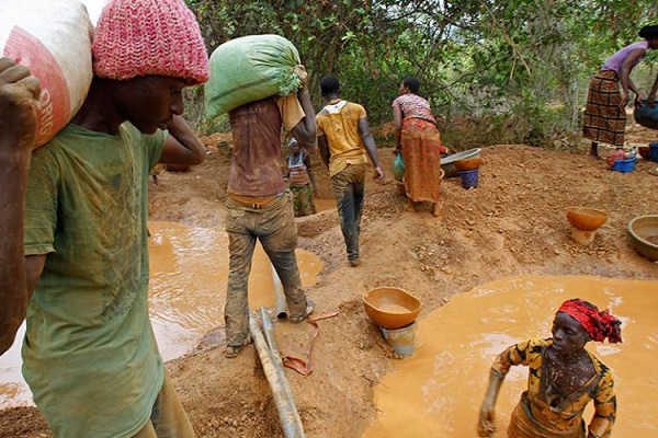 Mines: le Gabon lève la suspension temporaire des activités aurifères