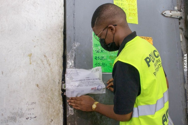 Libreville : deux chambres froides scellées à pour commercialisation de produits avariés