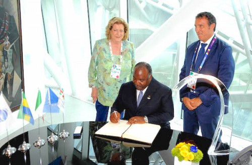 Le Gabon signe la Charte de Milan