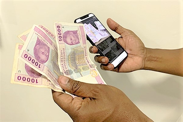 Le nombre de transactions par monnaie électronique au Gabon double en quatre ans au Gabon