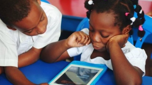 Le programme « e-Education » va créer des classes numériques dans huit établissements de Libreville