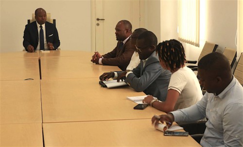 Gabon : les patrons de médias apportent leur expertise au ministère de la Communication